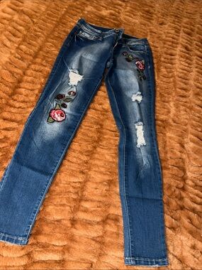 YMI Women's Dark Blue Skinny Jeans with Rose Embroidery